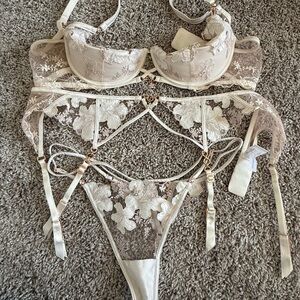 Honey Birdette Floral Lace Bra Set in Cream and White